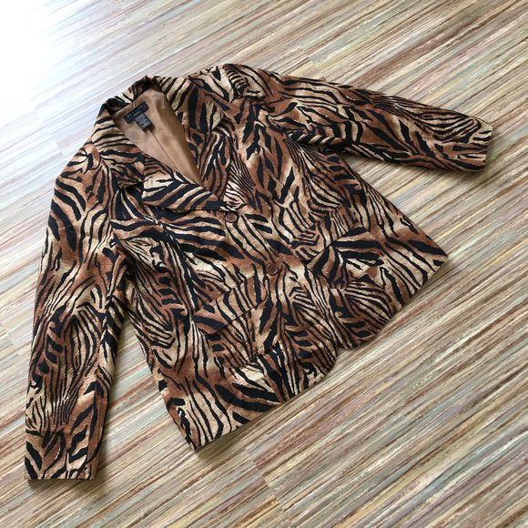 Stylish Brown Animal Print Blazer - Picture 6 of 8